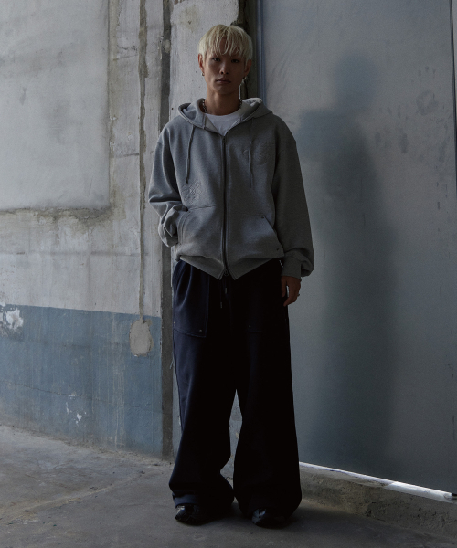 TONY LAWRENCE(トニーローレンス)の「アプリケフードジップアップ メランジグレー(パーカー・レディース・その他・SMALL/MEDIUM/LARGE)」の2枚目の写真