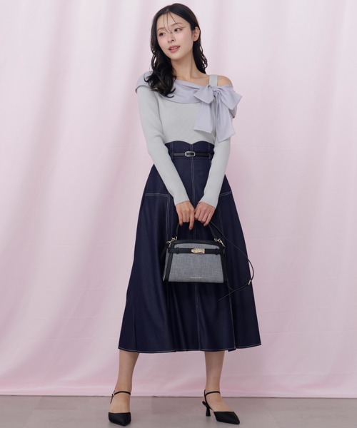 JILL by JILL STUART(ジルバイジルスチュアート)の「ベルト付き配色ステッチフレアスカート(スカート・レディース・グレー/ネイビー/ブラウン系その他・MEDIUM/SMALL)」の4枚目の写真
