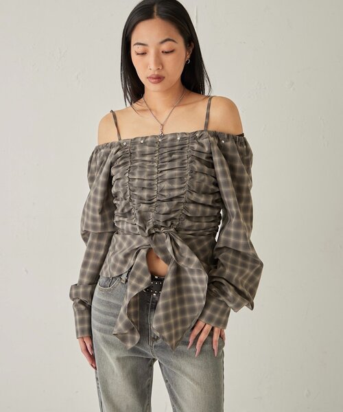 WHO'S WHO gallery（フーズフーギャラリー）の「イレヘムギャザーオフショルブラウス（シャツ/ブラウス・レディース・ブラウン/ブラック・FREE）」の20枚目の写真