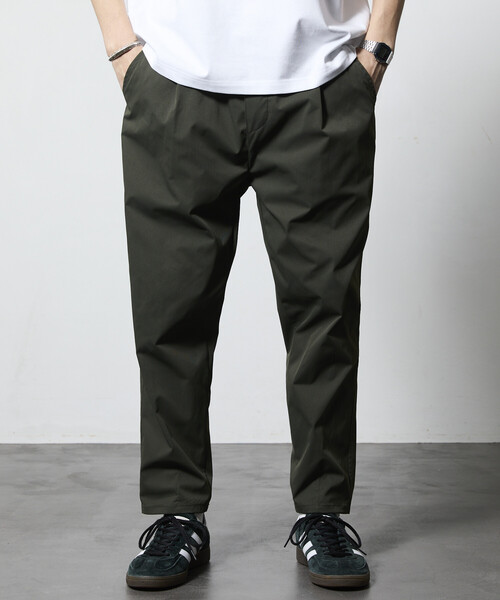 FREAK'S STORE（フリークスストア）の「限定展開 Easy Care Fabric スリムテーパードシルエット ポリチノクロス イージーパンツ/吸水速乾/UVカット（チノパンツ・メンズ・チャコールグレー/ブラック/ネイビー/ベージュ/オリーブ・SMALL/MEDIUM/LARGE）」の8枚目の写真