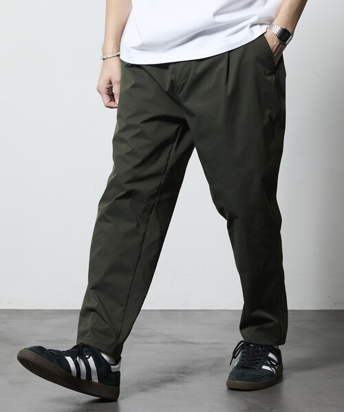 FREAK'S STORE（フリークスストア）の「限定展開 Easy Care Fabric スリムテーパードシルエット ポリチノクロス イージーパンツ/吸水速乾/UVカット（チノパンツ・メンズ・チャコールグレー/ブラック/ネイビー/ベージュ/オリーブ・SMALL/MEDIUM/LARGE）」の10枚目の写真