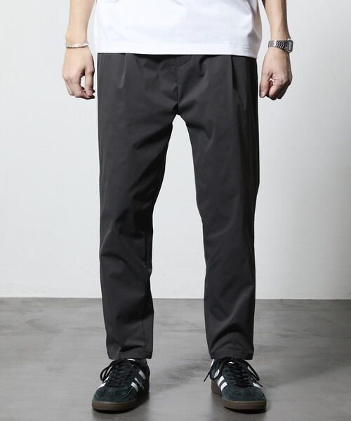 FREAK'S STORE（フリークスストア）の「限定展開 Easy Care Fabric スリムテーパードシルエット ポリチノクロス イージーパンツ/吸水速乾/UVカット（チノパンツ・メンズ・チャコールグレー/ブラック/ネイビー/ベージュ/オリーブ・SMALL/MEDIUM/LARGE）」の15枚目の写真