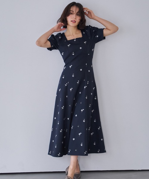 NOELA（ノエラ）の「【Premium】フラワー刺繍ワンピース（ワンピース・レディース・ベージュ/ネイビー・フリー）」の12枚目の写真