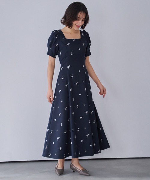 NOELA（ノエラ）の「【Premium】フラワー刺繍ワンピース（ワンピース・レディース・ベージュ/ネイビー・フリー）」の13枚目の写真