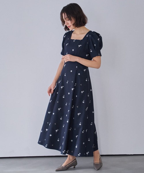 NOELA（ノエラ）の「【Premium】フラワー刺繍ワンピース（ワンピース・レディース・ベージュ/ネイビー・フリー）」の14枚目の写真