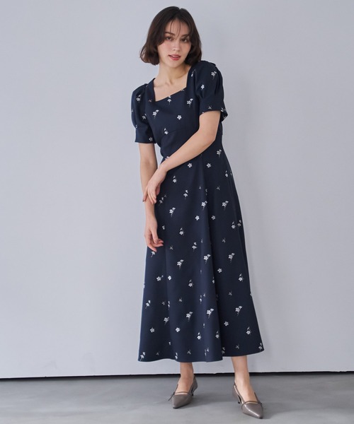 NOELA（ノエラ）の「【Premium】フラワー刺繍ワンピース（ワンピース・レディース・ベージュ/ネイビー・フリー）」の15枚目の写真