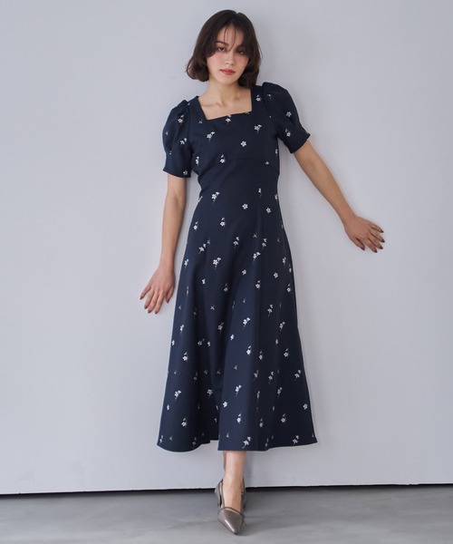 NOELA（ノエラ）の「【Premium】フラワー刺繍ワンピース（ワンピース・レディース・ベージュ/ネイビー・フリー）」の16枚目の写真