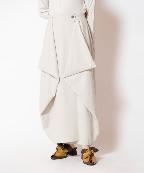 OSMOSIS（オズモーシス）の「サイドドレープスカート（スカート・レディース・オレンジ/ブラック/アイボリー・ONE SIZE）」の4枚目の写真