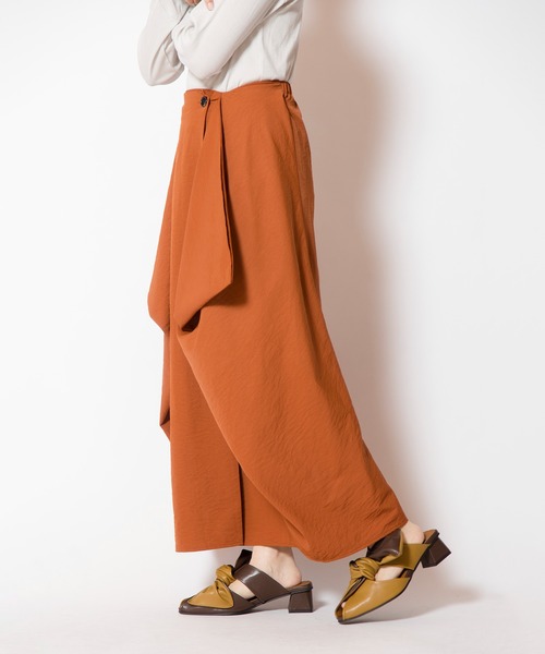 OSMOSIS（オズモーシス）の「サイドドレープスカート（スカート・レディース・オレンジ/ブラック/アイボリー・ONE SIZE）」の6枚目の写真