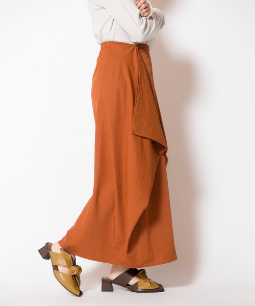 OSMOSIS（オズモーシス）の「サイドドレープスカート（スカート・レディース・オレンジ/ブラック/アイボリー・ONE SIZE）」の8枚目の写真