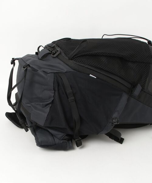 Mammut（マムート）の「デュカン スパイン 50-60L / Ducan Spine 50-60（バックパック/リュック・メンズ・ブラック・60L）」の3枚目の写真