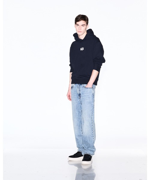 ARMANI EXCHANGE(アルマーニエクスチェンジ)の「【A|X アルマーニ エクスチェンジ】AXロゴ フーデッドスウェットプルオーバー(EC限定カラー含)(スウェット・メンズ・ホワイト/ダークネイビー・X-LARGE/SMALL/MEDIUM/LARGE/XX-LARGE/X-SMALL)」の4枚目の写真
