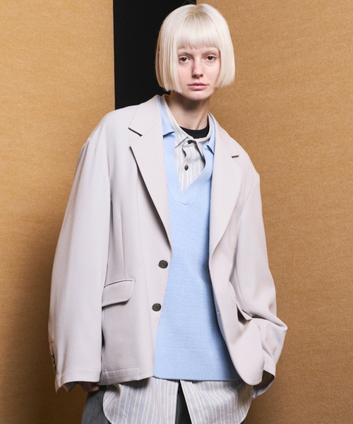MAISON SPECIAL(メゾンスペシャル)の「《UNISEX》Slab Rayon Relax-Over 2B Tailored Jacket/スラブレーヨンリラックスオーバー2Bテーラードジャケット【MAISON SPECIAL/メゾンスペシャル】■セットアップ対応■(テーラードジャケット・メンズ・グレイッシュベージュ/ブラック/グレー/ネイビー・2/1/0)」の4枚目の写真