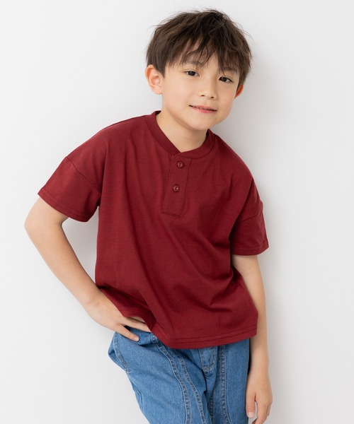 chil2(チルツー)の「ヘンリーネック 半袖Tシャツ(Tシャツ/カットソー・キッズ・ワインレッド/グレイッシュブルー/オートミール/ブラック・120cm/110cm/100cm/150cm/140cm/130cm)」の1枚目の写真