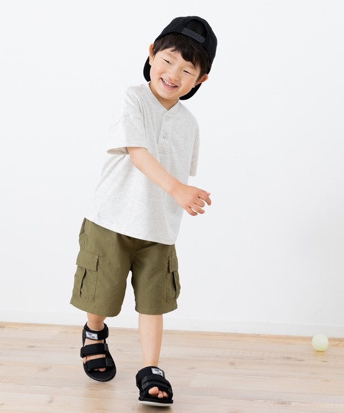 chil2(チルツー)の「ヘンリーネック 半袖Tシャツ(Tシャツ/カットソー・キッズ・ワインレッド/グレイッシュブルー/オートミール/ブラック・120cm/110cm/100cm/150cm/140cm/130cm)」の18枚目の写真