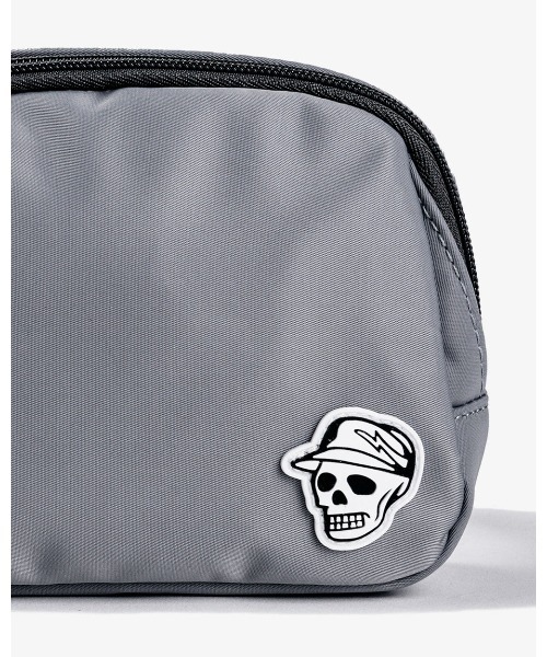 DEVEREUX GOLF（デヴァローゴルフ）の「Crossbody Caddy（ボディバッグ/ウエストポーチ・メンズ・シルバー/イエロー/ブラック/グリーン・FREE）」の11枚目の写真