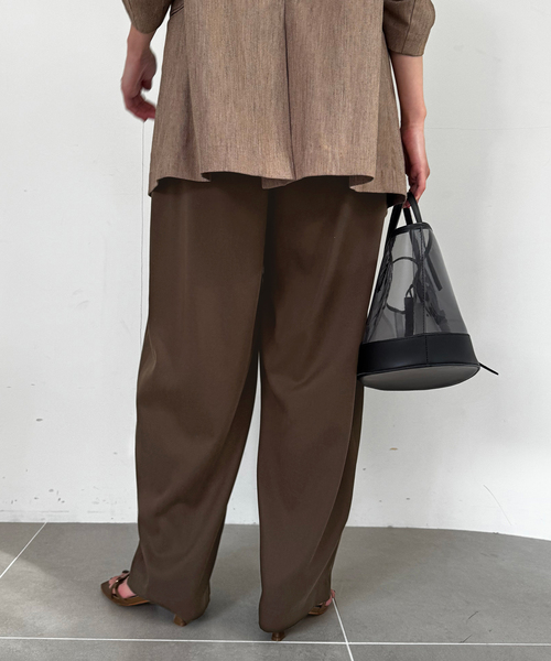 SLOBE IENA（スローブイエナ）の「《3サイズ展開/》ワンタックバレルスラックス（スラックス・レディース・カーキ/ブラウン/ホワイト・38/36/34）」の17枚目の写真