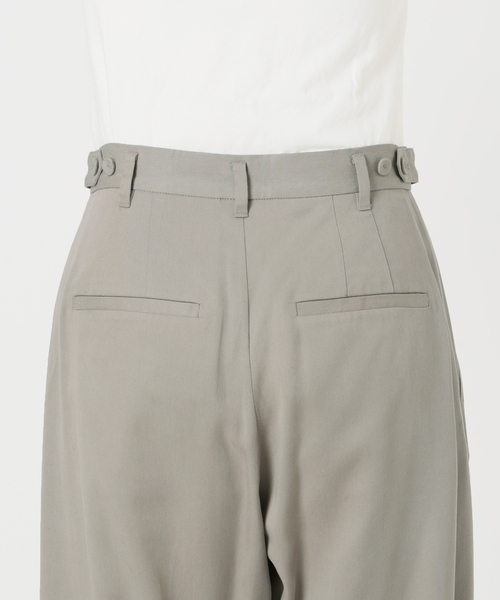 SLOBE IENA（スローブイエナ）の「《3サイズ展開/》ワンタックバレルスラックス（スラックス・レディース・カーキ/ブラウン/ホワイト・38/36/34）」の11枚目の写真