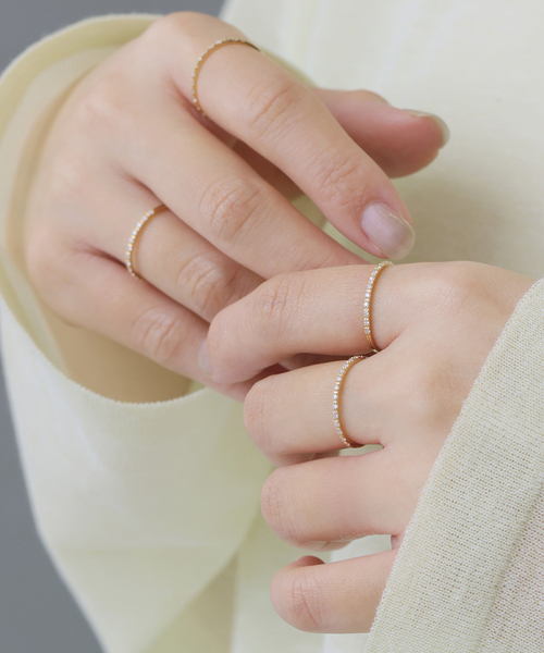 Lilas(リラ)の「《一部店舗+WEB限定》ダイヤハーフエタニティーリング K18(リング・レディース・ゴールド・15 /13/11/FREE)」の3枚目の写真