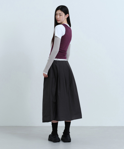 MUSINSA STANDARD WOMAN（ムシンサスタンダードウーマン）の「ウィメンズシアナイロンプリーツロングスカート[ブラック]（スカート・レディース・その他・X-SMALL/SMALL/MEDIUM/LARGE）」の3枚目の写真