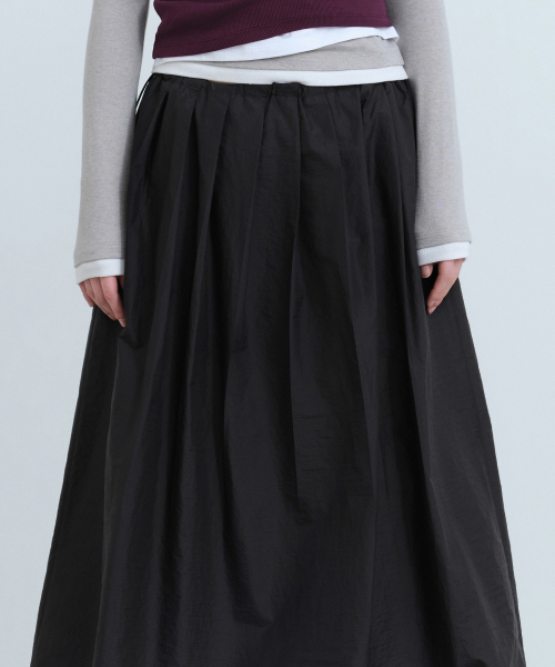 MUSINSA STANDARD WOMAN（ムシンサスタンダードウーマン）の「ウィメンズシアナイロンプリーツロングスカート[ブラック]（スカート・レディース・その他・X-SMALL/SMALL/MEDIUM/LARGE）」の5枚目の写真
