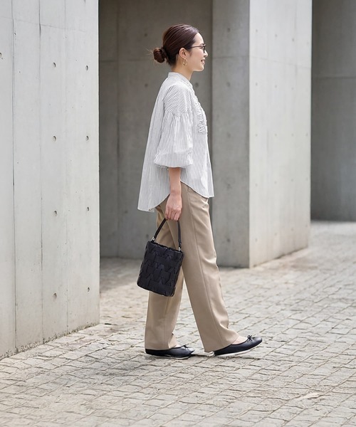 STYLE DELI（スタイルデリ）の「ストライプ柄ヨーク装飾バンドカラーシャツ（シャツ/ブラウス・レディース・ネイビー/ホワイト・FREE）」の5枚目の写真