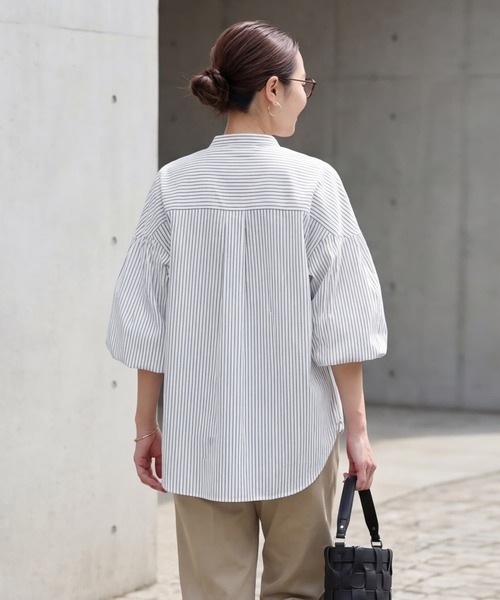 STYLE DELI（スタイルデリ）の「ストライプ柄ヨーク装飾バンドカラーシャツ（シャツ/ブラウス・レディース・ネイビー/ホワイト・FREE）」の6枚目の写真