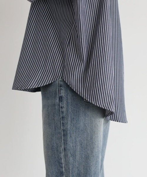 STYLE DELI（スタイルデリ）の「ストライプ柄ヨーク装飾バンドカラーシャツ（シャツ/ブラウス・レディース・ネイビー/ホワイト・FREE）」の14枚目の写真