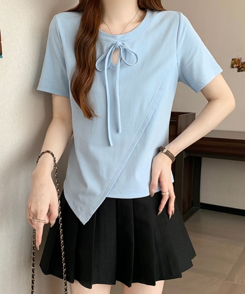 2ly2(トゥーリートゥー)の「リボンネック アシンメトリートップス(Tシャツ/カットソー・レディース・イエロー/ブルー/ブラック/ベージュ・FREE)」の4枚目の写真