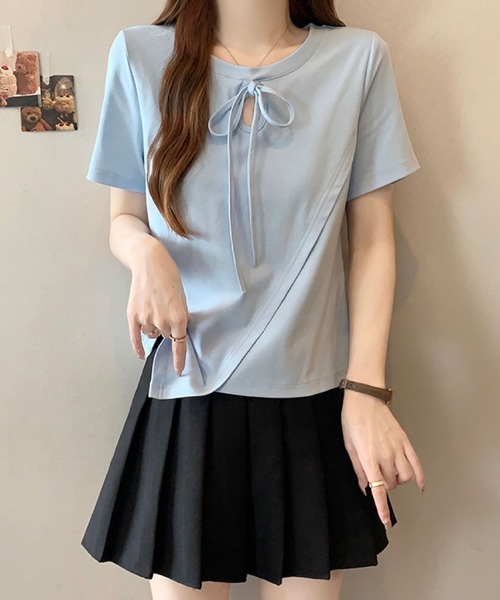 2ly2(トゥーリートゥー)の「リボンネック アシンメトリートップス(Tシャツ/カットソー・レディース・イエロー/ブルー/ブラック/ベージュ・FREE)」の17枚目の写真