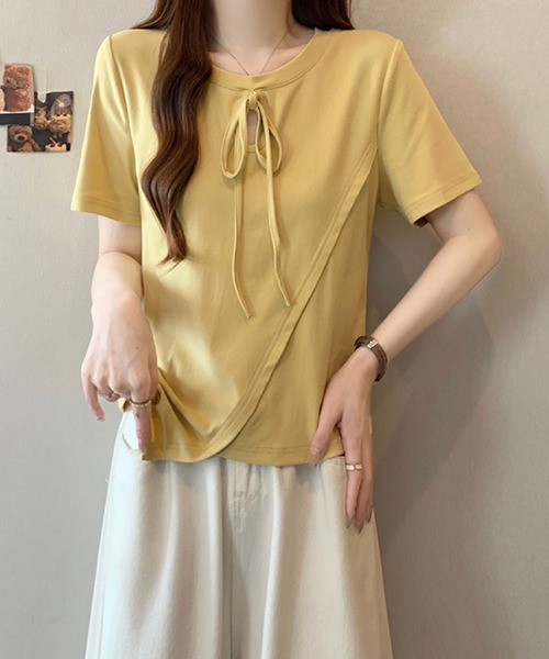 2ly2(トゥーリートゥー)の「リボンネック アシンメトリートップス(Tシャツ/カットソー・レディース・イエロー/ブルー/ブラック/ベージュ・FREE)」の8枚目の写真