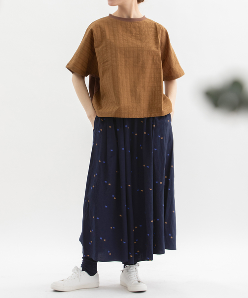 nop de nod(ノップドゥノッド)の「リネンレーヨンスワンプリントタックキュロットスカート(その他パンツ・レディース・スモークピンク/ネイビー/ダークブルー・3)」の13枚目の写真