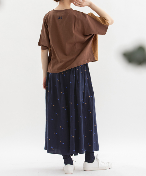 nop de nod(ノップドゥノッド)の「リネンレーヨンスワンプリントタックキュロットスカート(その他パンツ・レディース・スモークピンク/ネイビー/ダークブルー・3)」の14枚目の写真