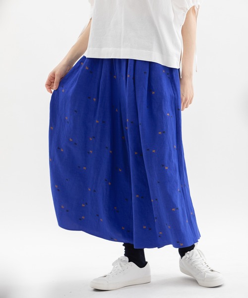 nop de nod(ノップドゥノッド)の「リネンレーヨンスワンプリントタックキュロットスカート(その他パンツ・レディース・スモークピンク/ネイビー/ダークブルー・3)」の2枚目の写真