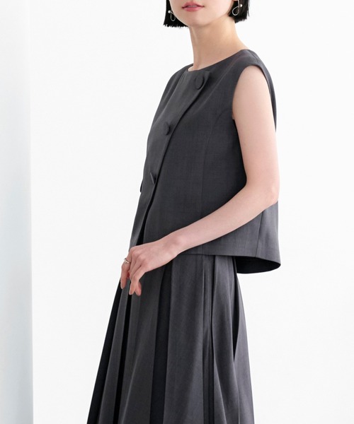 RUIRUE BOUTIQUE(ルイルエブティック)の「洗える ストレッチ | アシンメトリー ジレ & ボックス プリーツスカート セットアップ | 夏ワンピース・夏セットアップ・スカートセットアップ・ロングスカート(セットアップ・レディース・グレー/ライトベージュ/ネイビー・S/M/L)」の15枚目の写真