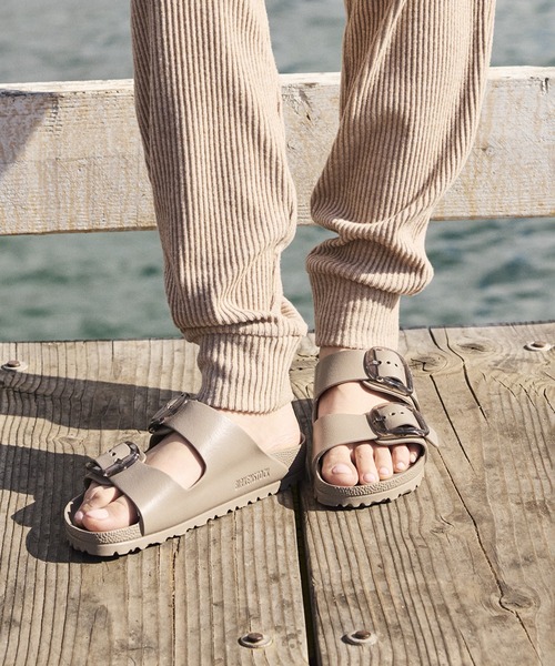 BIRKENSTOCK(ビルケンシュトック)の「【BIRKENSTOCK(ビルケンシュトック)】Arizona Big Buckle / アリゾナ ビッグバックル EVA(サンダル・レディース・ベージュ系その他2/ホワイト系その他/ブラック・38/37/36/39)」の20枚目の写真