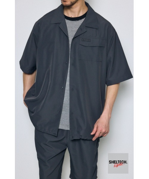 AZUL by moussy(アズールバイマウジー)の「SHELTECH Light 半袖シャツ(シャツ/ブラウス・メンズ・グレー/ブラック/グレー系その他・MEDIUM/SMALL/LARGE)」の2枚目の写真