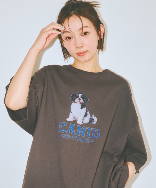 COLORME(カラーミー)の「【AKB48 伊藤百花 着用】ゆるシルエットわんこT【ユニセックス】(Tシャツ/カットソー・レディース・チャコール/ホワイト・FREE)」の2枚目の写真