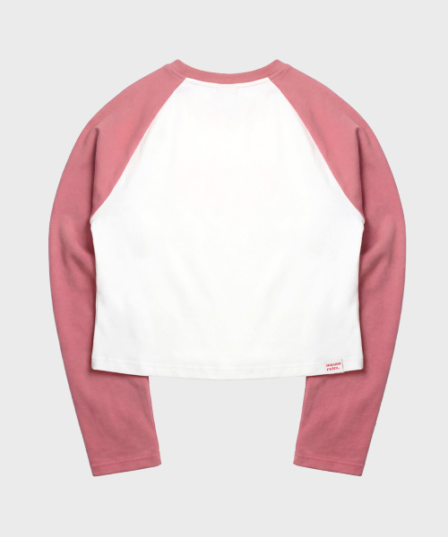 MASMARULEZ APPAREL(マスマルールズ アパレル)の「Typo Raglan Long Sleeve_Indie Pink(Tシャツ/カットソー・レディース・ピンク・ONE SIZE)」の4枚目の写真