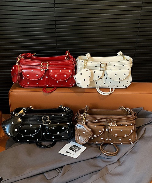 LA VORAGINE(ラ ヴォラジネ)の「ハートミニポーチ付き ドット水玉柄 アウトポケット2wayショルダーバッグ(ショルダーバッグ・レディース・ブラック/ホワイト/ブラウン/レッド・FREE)」の15枚目の写真