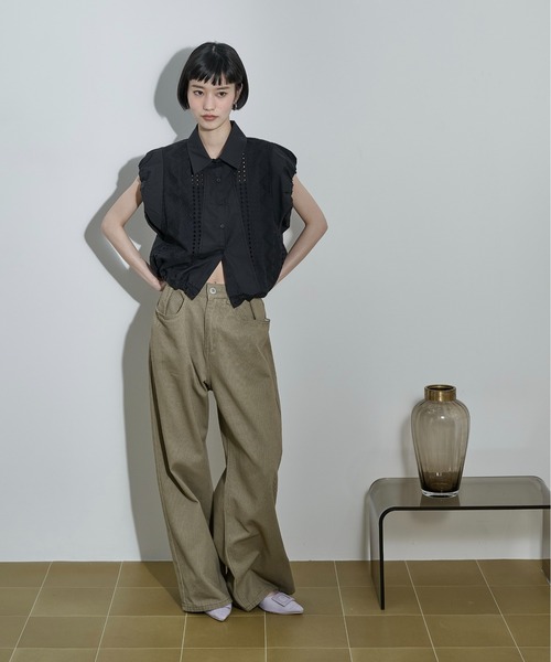 THE YOn(ザヨン)の「レース刺繍ドロストヘムノースリシャツ(シャツ/ブラウス・レディース・ブラック/オフホワイト・FREE)」の10枚目の写真