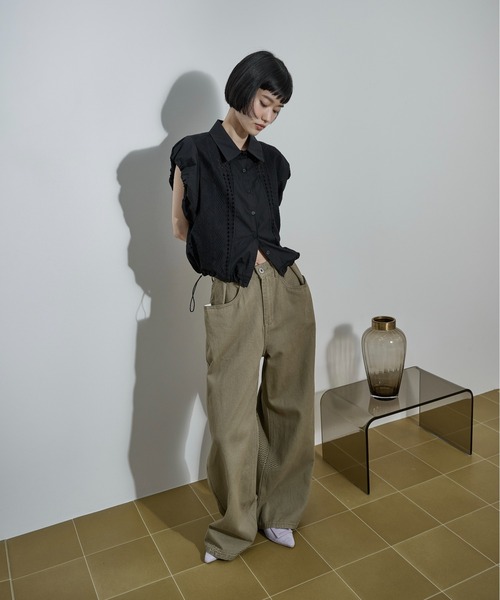THE YOn(ザヨン)の「レース刺繍ドロストヘムノースリシャツ(シャツ/ブラウス・レディース・ブラック/オフホワイト・FREE)」の14枚目の写真