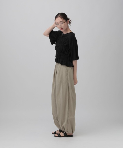 LEPSIM(レプシィム)の「シャーリングショートT 680401(Tシャツ/カットソー・レディース・レッド/オフホワイト/ブラック・FREE)」の19枚目の写真