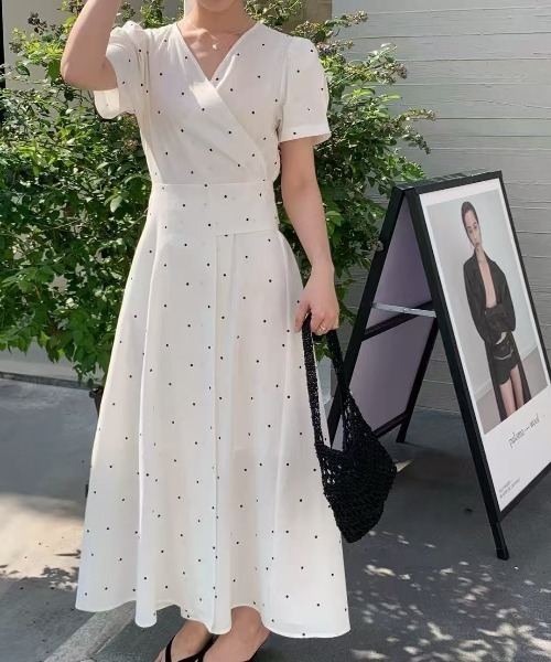 FAVORITO(ファヴォリート)の「バックリボンタイワンピース(ワンピース・レディース・ネイビー/ホワイト・F)」の4枚目の写真