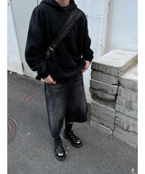 LAMPOON(ランプーン)の「ブラックデニムハーフパンツ(デニムパンツ・レディース・ブラック・MEDIUM/LARGE/SMALL)」の4枚目の写真