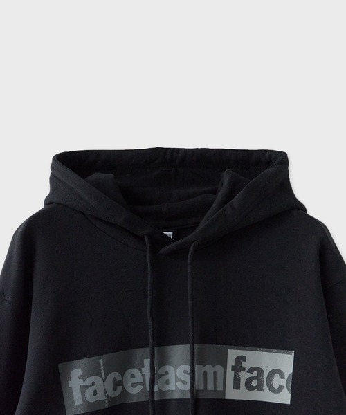FACETASM(ファセッタズム)の「FACETASM/ファセッタズム × NEW ERA/ニューエラ LOGO Hoodie / MYK-SW-05(パーカー・メンズ・ブラック・S/XL/L/M)」の3枚目の写真