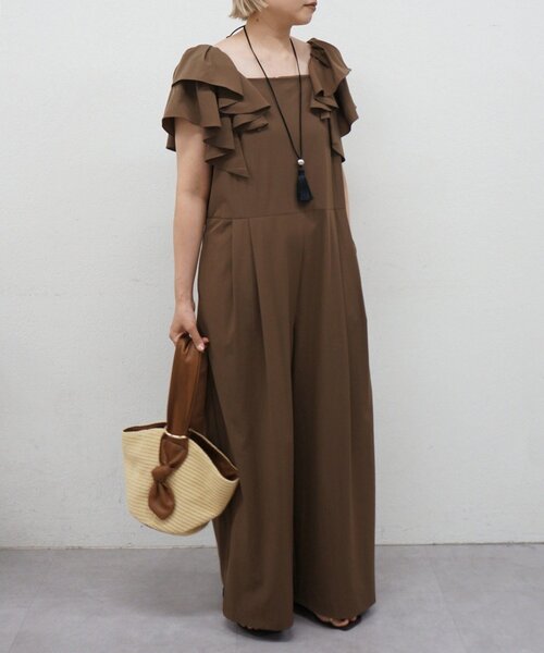 LOUNGEDRESS(ラウンジドレス)の「【撥水】フリルスリーブコンビネゾン(サロペット/オーバーオール・レディース・ブラック/ブラウン・36/38)」の1枚目の写真