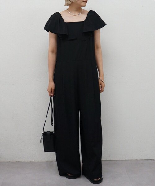 LOUNGEDRESS(ラウンジドレス)の「【撥水】フリルスリーブコンビネゾン(サロペット/オーバーオール・レディース・ブラック/ブラウン・36/38)」の2枚目の写真