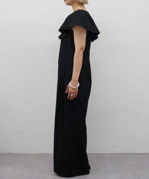 LOUNGEDRESS(ラウンジドレス)の「【撥水】フリルスリーブコンビネゾン(サロペット/オーバーオール・レディース・ブラック/ブラウン・36/38)」の6枚目の写真