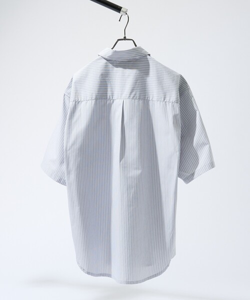 ABAHOUSE(アバハウス)の「【JAMES FABRIC】サイドガゼット ストライプシャツ / オーバーサイズ(シャツ/ブラウス・メンズ・サックスブルー/グレイッシュブルー/ライトグレー・46/48)」の7枚目の写真